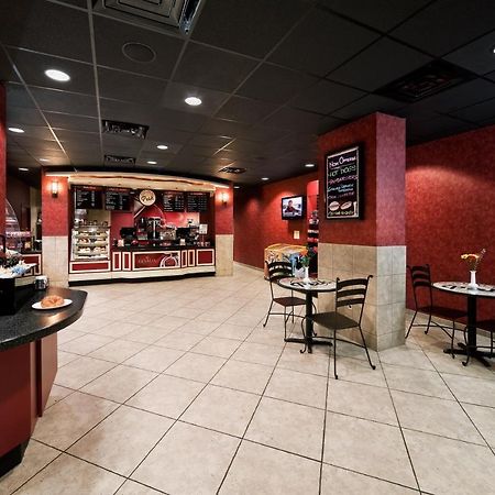 Holiday Inn Rosslyn At Key Bridge Арлингтон Экстерьер фото
