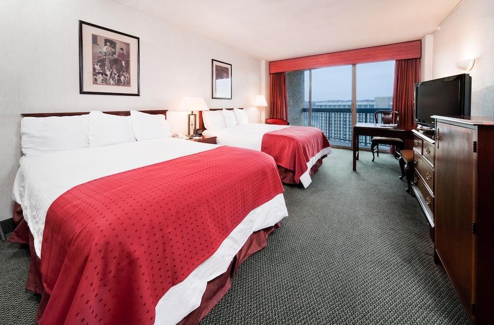 Holiday Inn Rosslyn At Key Bridge Арлингтон Экстерьер фото