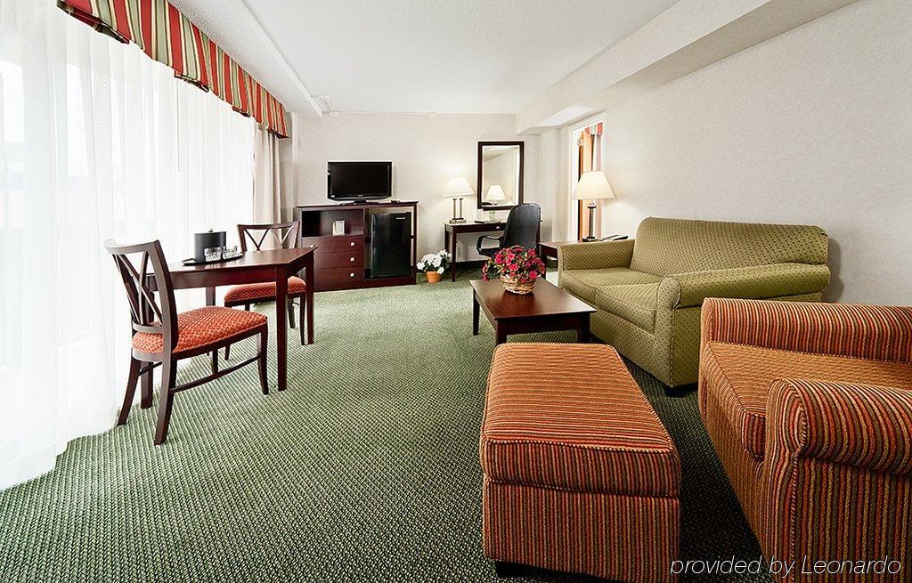Holiday Inn Rosslyn At Key Bridge Арлингтон Экстерьер фото