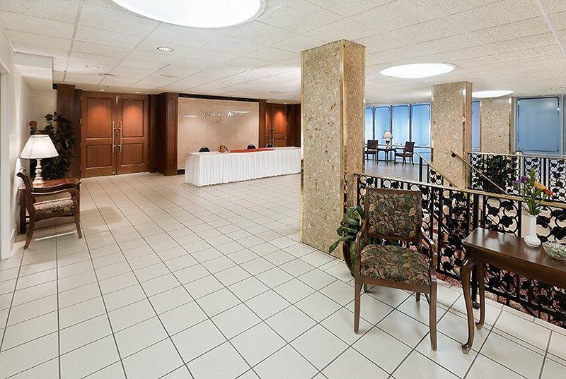 Holiday Inn Rosslyn At Key Bridge Арлингтон Экстерьер фото
