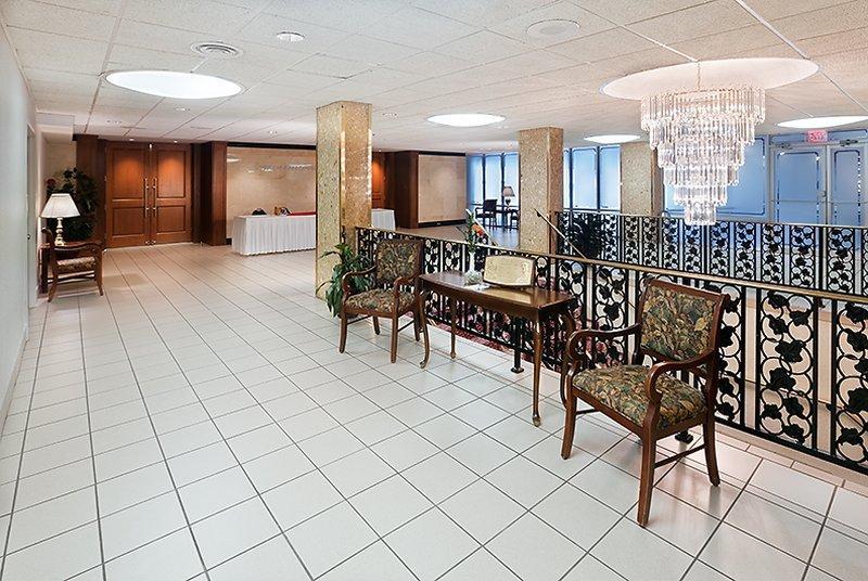 Holiday Inn Rosslyn At Key Bridge Арлингтон Экстерьер фото