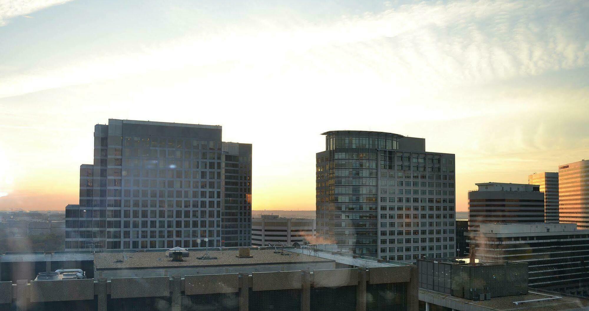 Holiday Inn Rosslyn At Key Bridge Арлингтон Экстерьер фото