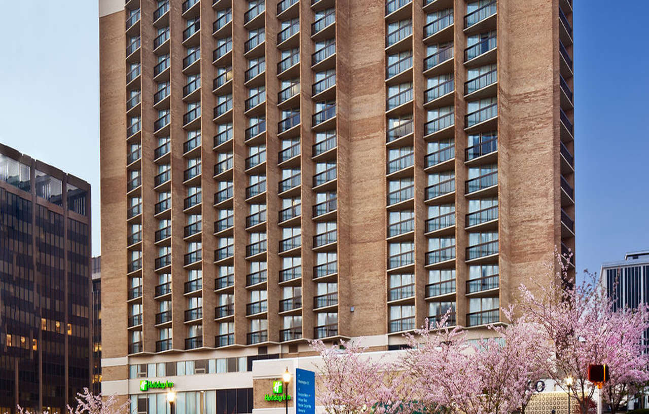 Holiday Inn Rosslyn At Key Bridge Арлингтон Экстерьер фото