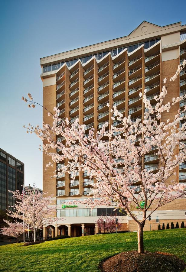 Holiday Inn Rosslyn At Key Bridge Арлингтон Экстерьер фото