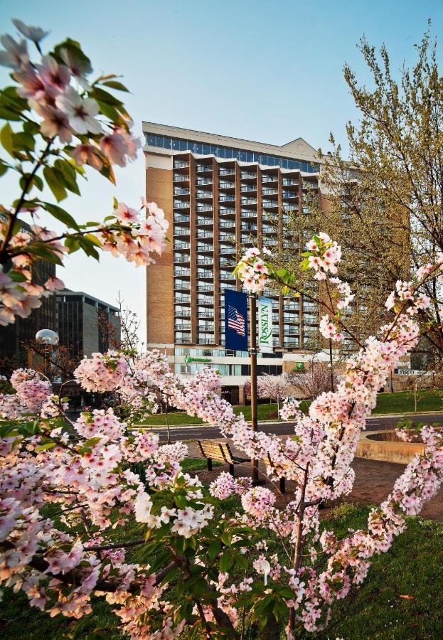 Holiday Inn Rosslyn At Key Bridge Арлингтон Экстерьер фото