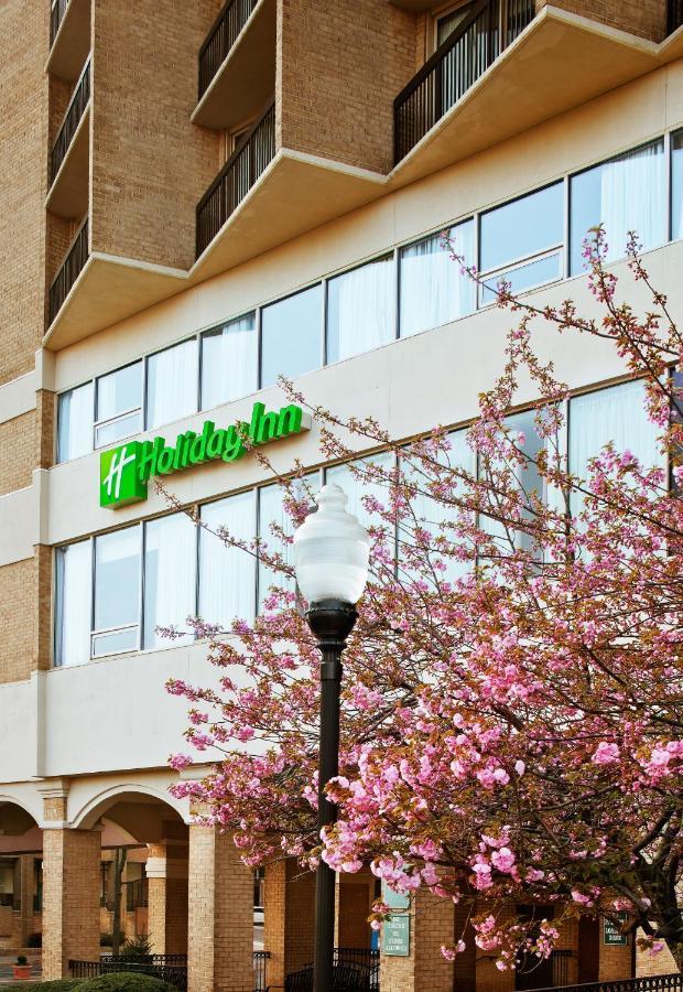 Holiday Inn Rosslyn At Key Bridge Арлингтон Экстерьер фото