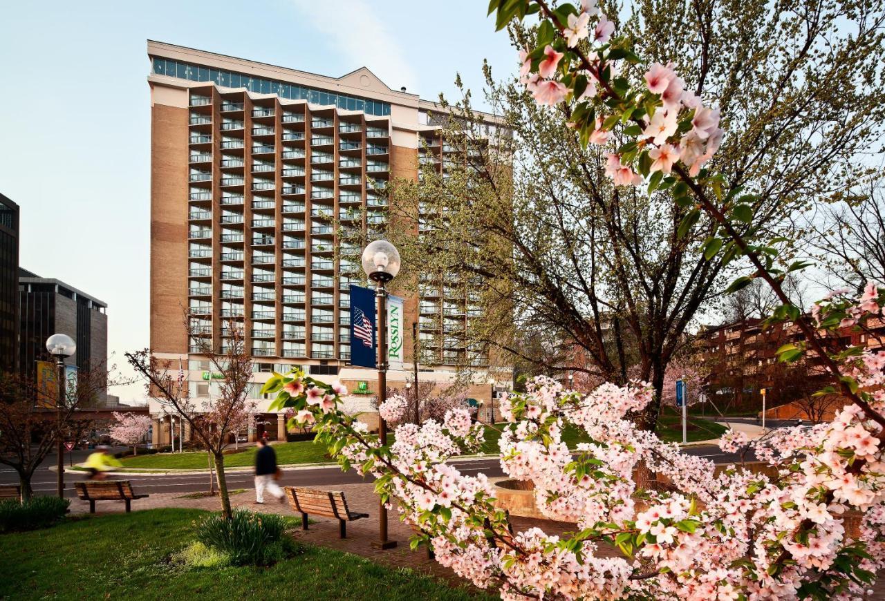 Holiday Inn Rosslyn At Key Bridge Арлингтон Экстерьер фото
